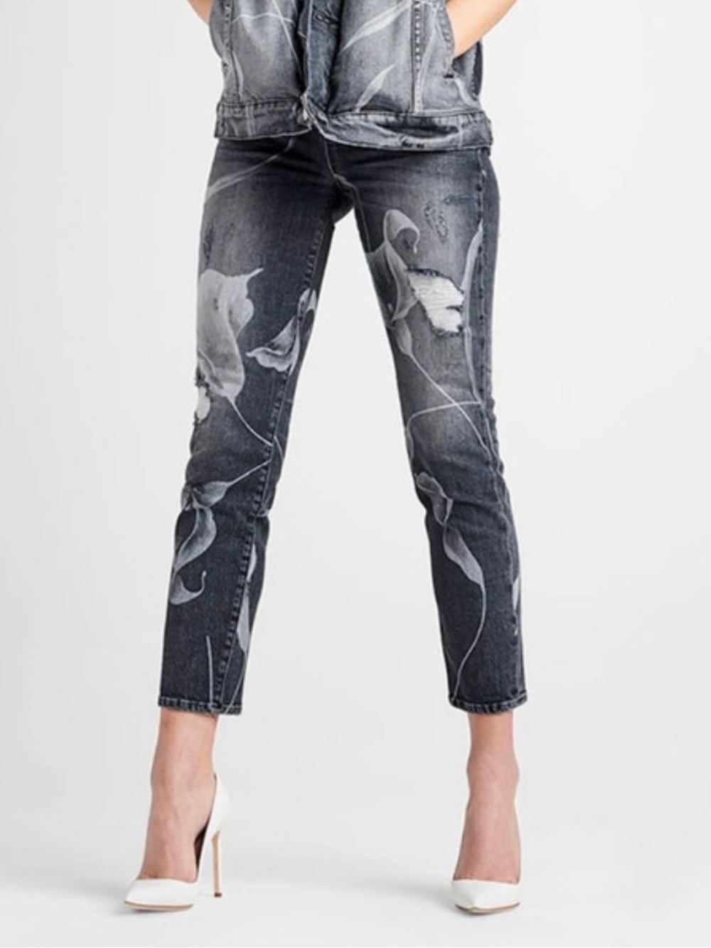 Hudson Jeans Gray Floral Cropped Ankle Jeans
